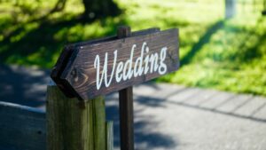 8 Fonts to Elevate Your Outdoor Oasis Design